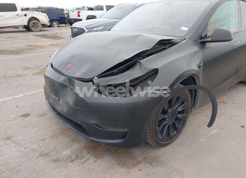 Photo 6 of 2021 Tesla Model Y LONG RANGE DUAL MOTOR ALL-WHEEL DRIVE (VIN 5YJYGDEE5MF111774)