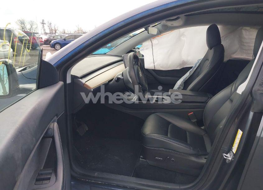 Photo 5 of 2021 Tesla Model Y LONG RANGE DUAL MOTOR ALL-WHEEL DRIVE (VIN 5YJYGDEE5MF125626)