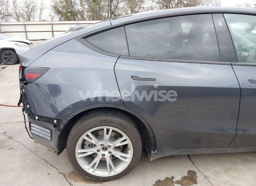 Photo 20 of 2021 Tesla Model Y LONG RANGE DUAL MOTOR ALL-WHEEL DRIVE (VIN 5YJYGDEE5MF199919)