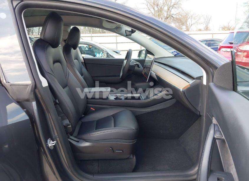 Photo 5 of 2021 Tesla Model Y LONG RANGE DUAL MOTOR ALL-WHEEL DRIVE (VIN 5YJYGDEE5MF199919)