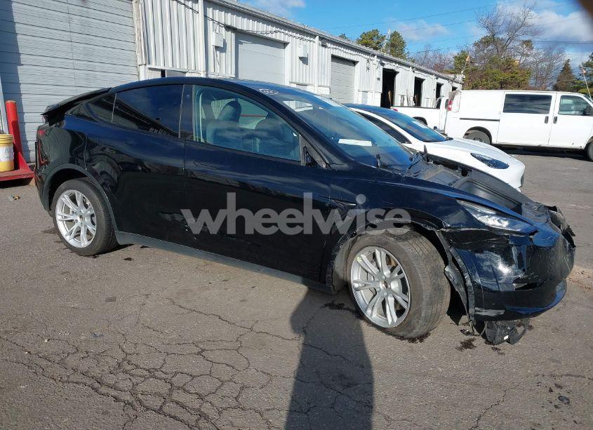 2021 Tesla Model Y LONG RANGE DUAL MOTOR ALL-WHEEL DRIVE (VIN 5YJYGDEE5MF232837) main photo