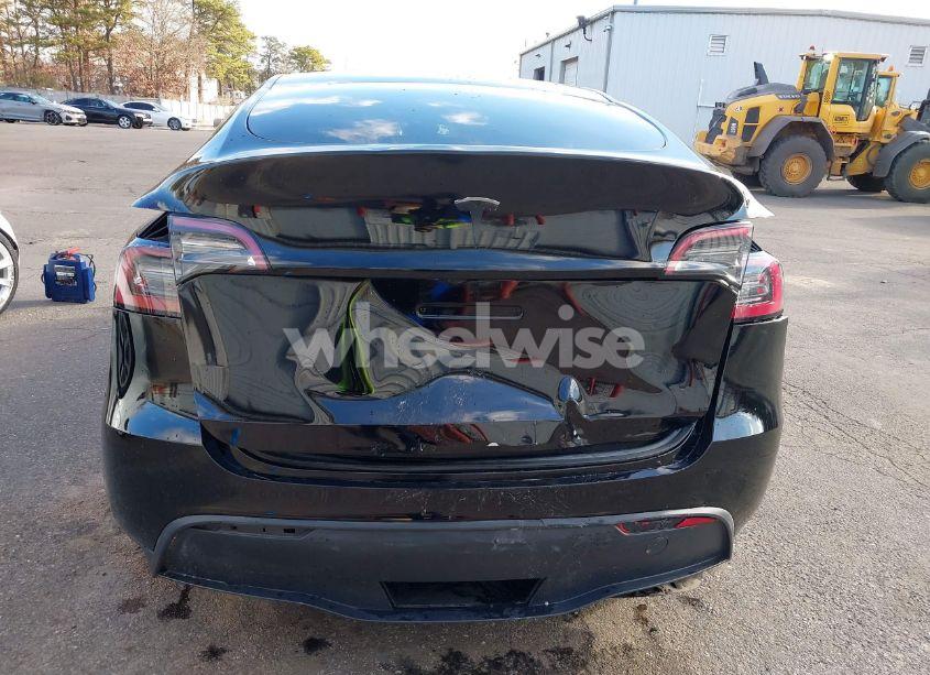 Photo 16 of 2021 Tesla Model Y LONG RANGE DUAL MOTOR ALL-WHEEL DRIVE (VIN 5YJYGDEE5MF232837)