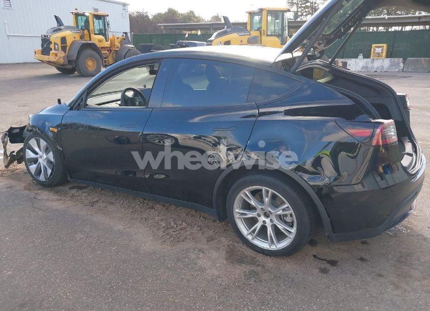 Photo 3 of 2021 Tesla Model Y LONG RANGE DUAL MOTOR ALL-WHEEL DRIVE (VIN 5YJYGDEE5MF232837)