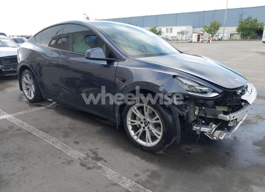 2021 Tesla Model Y LONG RANGE DUAL MOTOR ALL-WHEEL DRIVE (VIN 5YJYGDEE5MF240579) main photo