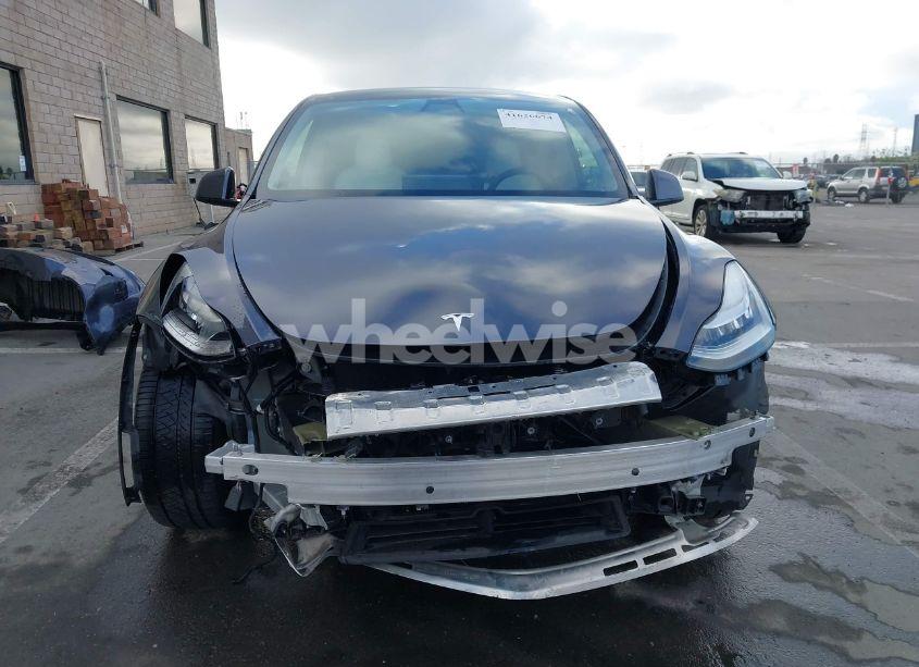 Photo 13 of 2021 Tesla Model Y LONG RANGE DUAL MOTOR ALL-WHEEL DRIVE (VIN 5YJYGDEE5MF240579)