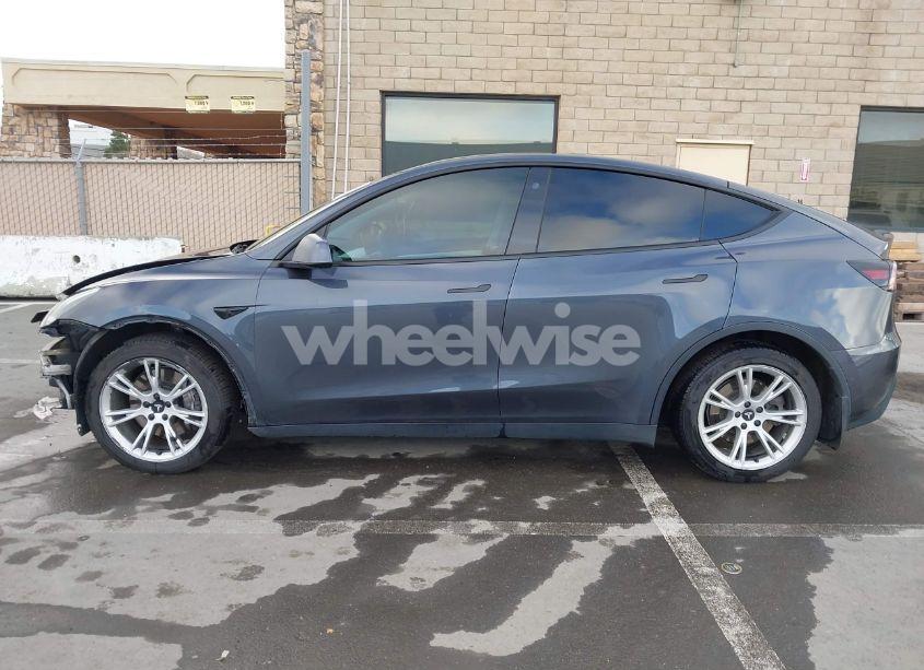 Photo 15 of 2021 Tesla Model Y LONG RANGE DUAL MOTOR ALL-WHEEL DRIVE (VIN 5YJYGDEE5MF240579)