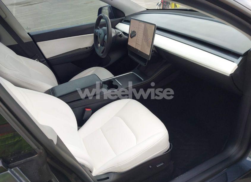 Photo 5 of 2021 Tesla Model Y LONG RANGE DUAL MOTOR ALL-WHEEL DRIVE (VIN 5YJYGDEE5MF240579)