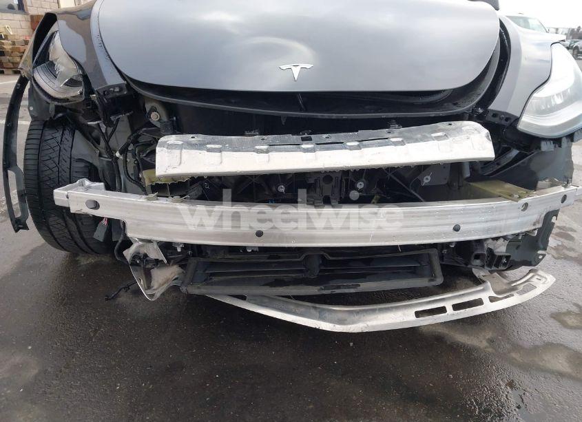 Photo 6 of 2021 Tesla Model Y LONG RANGE DUAL MOTOR ALL-WHEEL DRIVE (VIN 5YJYGDEE5MF240579)