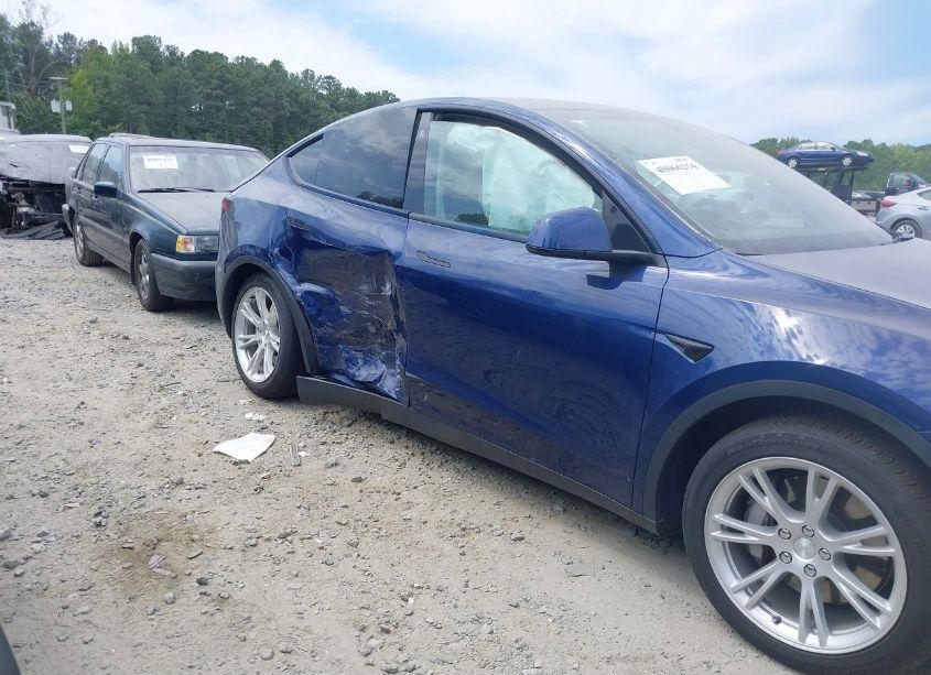 Photo 6 of 2021 Tesla Model Y LONG RANGE DUAL MOTOR ALL-WHEEL DRIVE (VIN 5YJYGDEE5MF280239)