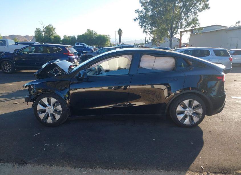 Photo 13 of 2021 Tesla Model Y LONG RANGE DUAL MOTOR ALL-WHEEL DRIVE (VIN 5YJYGDEE6MF087257)