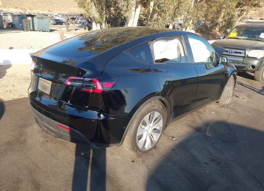 Photo 4 of 2021 Tesla Model Y LONG RANGE DUAL MOTOR ALL-WHEEL DRIVE (VIN 5YJYGDEE6MF087257)