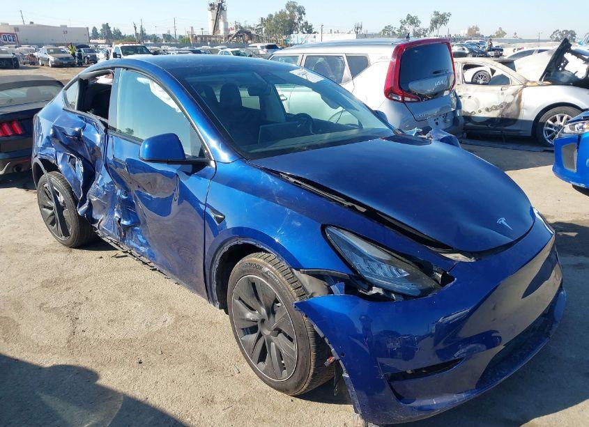 2021 Tesla Model Y LONG RANGE DUAL MOTOR ALL-WHEEL DRIVE (VIN 5YJYGDEE6MF091762) main photo