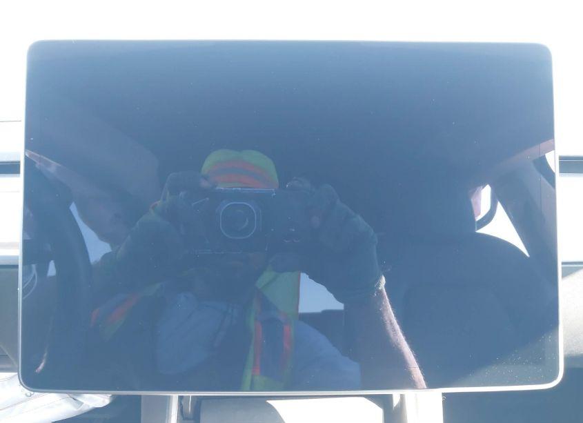 Photo 18 of 2021 Tesla Model Y LONG RANGE DUAL MOTOR ALL-WHEEL DRIVE (VIN 5YJYGDEE6MF091762)