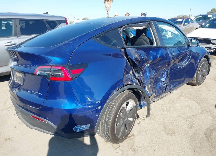 Photo 4 of 2021 Tesla Model Y LONG RANGE DUAL MOTOR ALL-WHEEL DRIVE (VIN 5YJYGDEE6MF091762)