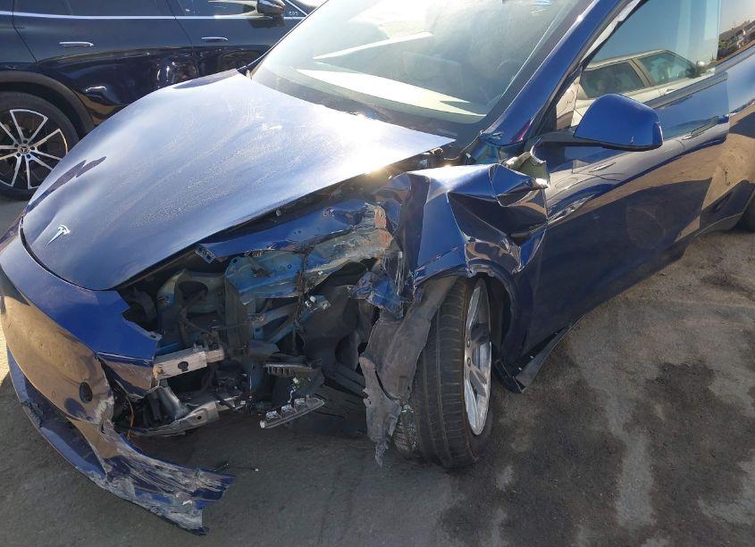 Photo 6 of 2021 Tesla Model Y LONG RANGE DUAL MOTOR ALL-WHEEL DRIVE (VIN 5YJYGDEE6MF091762)