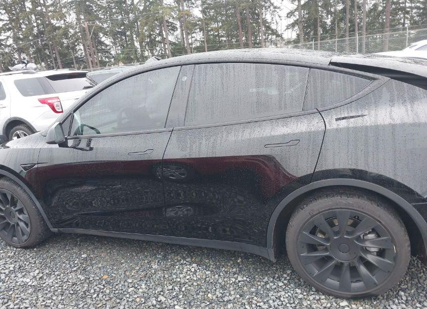 Photo 14 of 2021 Tesla Model Y LONG RANGE DUAL MOTOR ALL-WHEEL DRIVE (VIN 5YJYGDEE6MF239697)