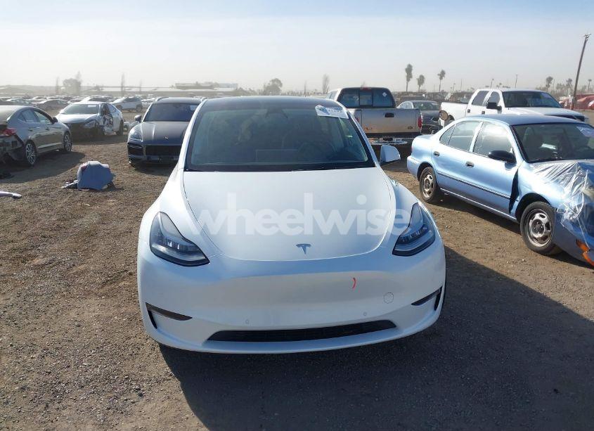 Photo 13 of 2021 Tesla Model Y LONG RANGE DUAL MOTOR ALL-WHEEL DRIVE (VIN 5YJYGDEE6MF281206)