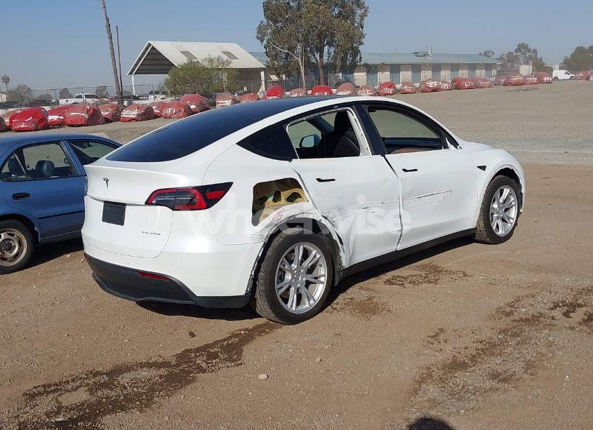 Photo 4 of 2021 Tesla Model Y LONG RANGE DUAL MOTOR ALL-WHEEL DRIVE (VIN 5YJYGDEE6MF281206)