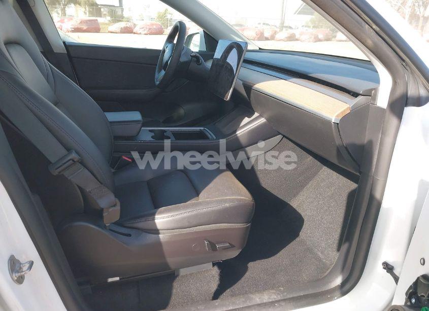 Photo 5 of 2021 Tesla Model Y LONG RANGE DUAL MOTOR ALL-WHEEL DRIVE (VIN 5YJYGDEE6MF281206)