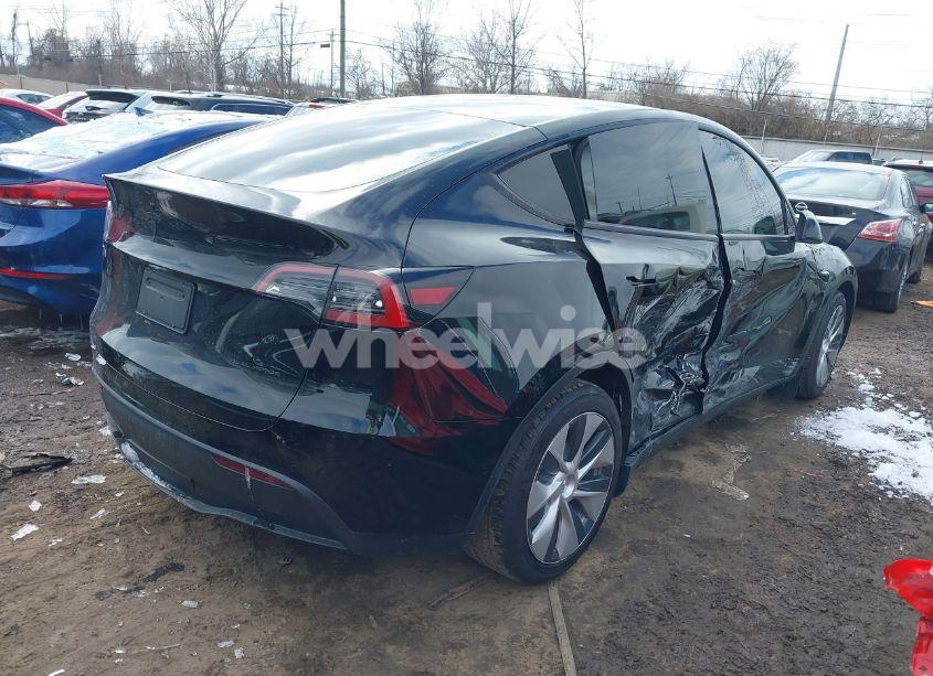 Photo 4 of 2021 Tesla Model Y LONG RANGE DUAL MOTOR ALL-WHEEL DRIVE (VIN 5YJYGDEE6MF285336)