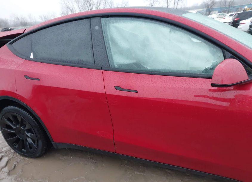 Photo 13 of 2021 Tesla Model Y LONG RANGE DUAL MOTOR ALL-WHEEL DRIVE (VIN 5YJYGDEE6MF300014)