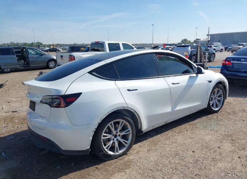 Photo 4 of 2020 Tesla Model Y LONG RANGE DUAL MOTOR ALL-WHEEL DRIVE (VIN 5YJYGDEE7LF028328)