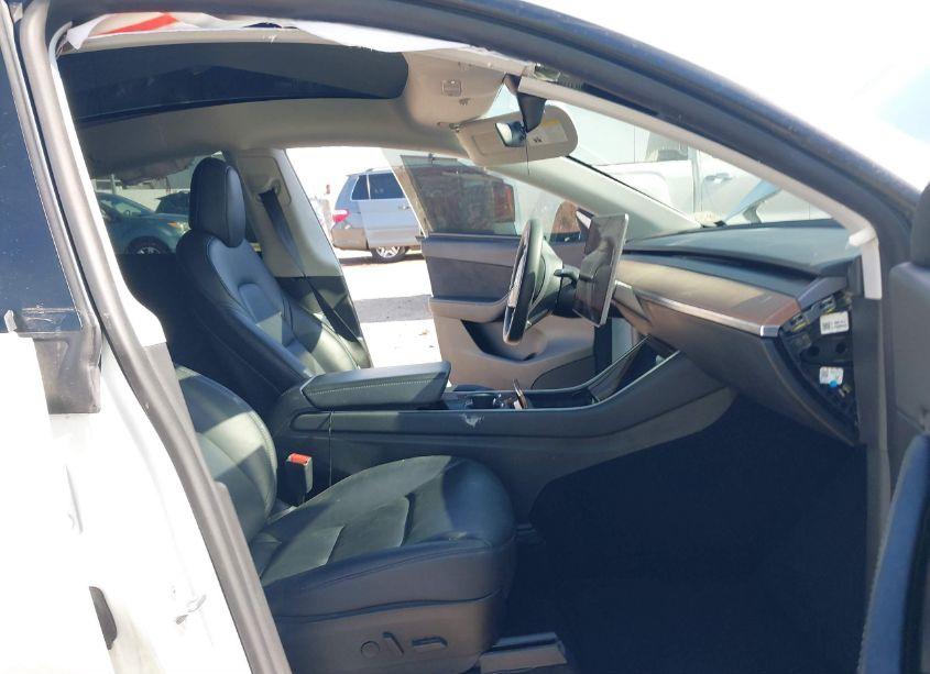 Photo 5 of 2020 Tesla Model Y LONG RANGE DUAL MOTOR ALL-WHEEL DRIVE (VIN 5YJYGDEE7LF028328)