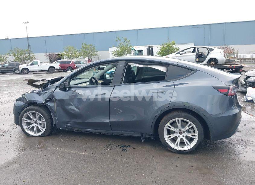 Photo 14 of 2020 Tesla Model Y LONG RANGE DUAL MOTOR ALL-WHEEL DRIVE (VIN 5YJYGDEE7LF030080)