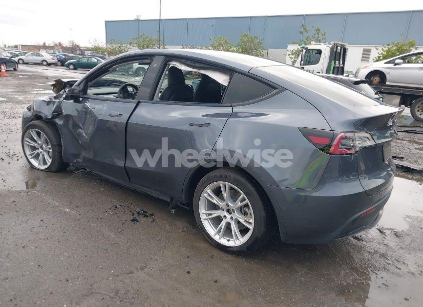 Photo 3 of 2020 Tesla Model Y LONG RANGE DUAL MOTOR ALL-WHEEL DRIVE (VIN 5YJYGDEE7LF030080)