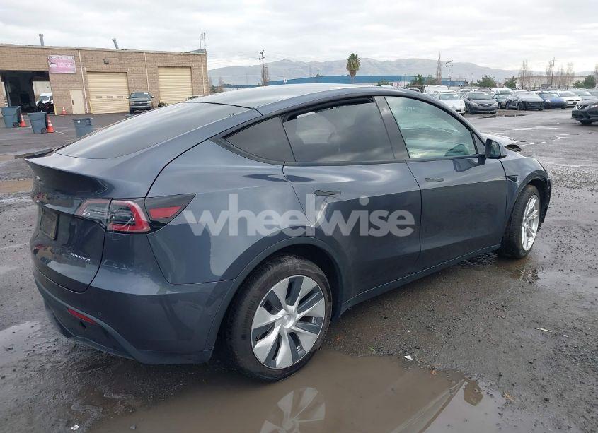 Photo 4 of 2020 Tesla Model Y LONG RANGE DUAL MOTOR ALL-WHEEL DRIVE (VIN 5YJYGDEE7LF030080)
