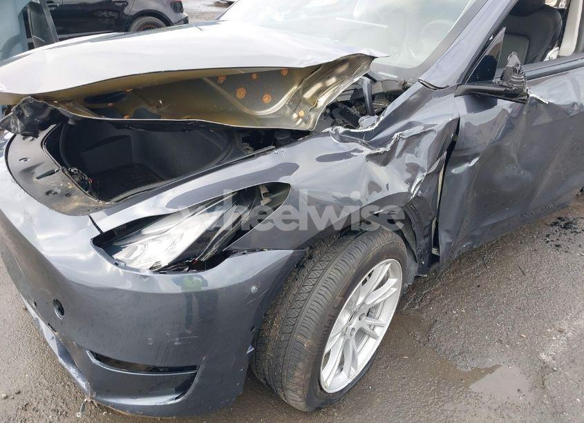 Photo 6 of 2020 Tesla Model Y LONG RANGE DUAL MOTOR ALL-WHEEL DRIVE (VIN 5YJYGDEE7LF030080)