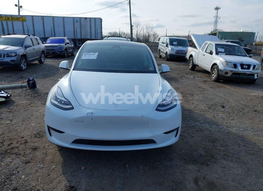 Photo 13 of 2020 Tesla Model Y LONG RANGE DUAL MOTOR ALL-WHEEL DRIVE (VIN 5YJYGDEE7LF047204)