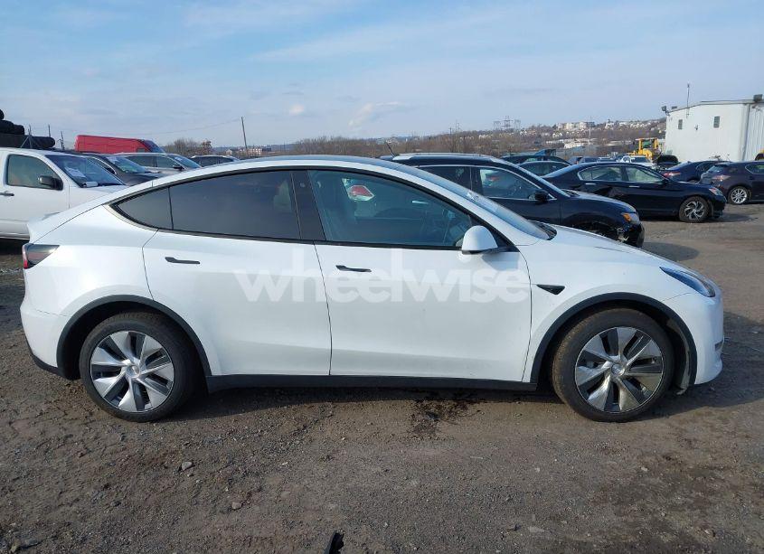 Photo 14 of 2020 Tesla Model Y LONG RANGE DUAL MOTOR ALL-WHEEL DRIVE (VIN 5YJYGDEE7LF047204)