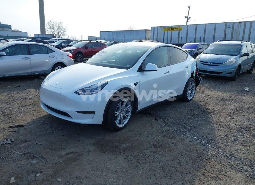 Photo 2 of 2020 Tesla Model Y LONG RANGE DUAL MOTOR ALL-WHEEL DRIVE (VIN 5YJYGDEE7LF047204)