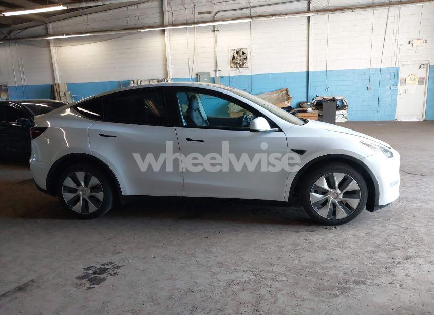 Photo 13 of 2020 Tesla Model Y LONG RANGE DUAL MOTOR ALL-WHEEL DRIVE (VIN 5YJYGDEE7LF050362)