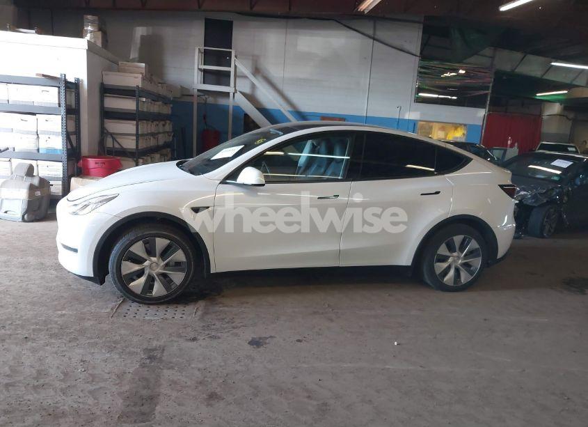 Photo 14 of 2020 Tesla Model Y LONG RANGE DUAL MOTOR ALL-WHEEL DRIVE (VIN 5YJYGDEE7LF050362)