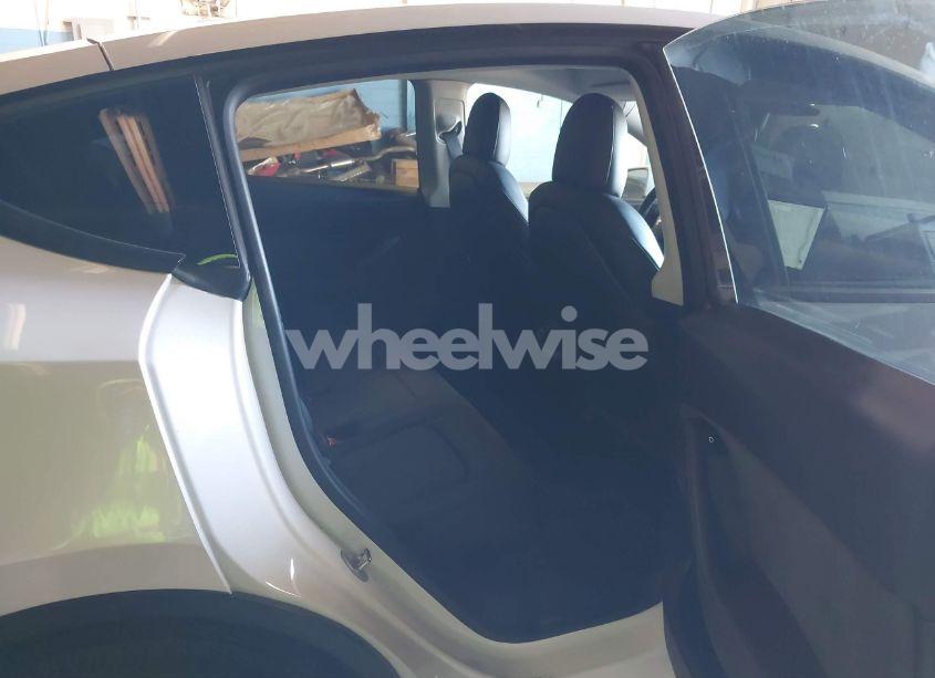 Photo 8 of 2020 Tesla Model Y LONG RANGE DUAL MOTOR ALL-WHEEL DRIVE (VIN 5YJYGDEE7LF050362)