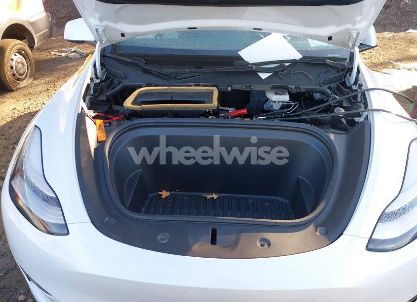 Photo 10 of 2021 Tesla Model Y LONG RANGE DUAL MOTOR ALL-WHEEL DRIVE (VIN 5YJYGDEE7MF068233)