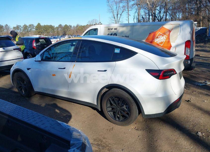 Photo 13 of 2021 Tesla Model Y LONG RANGE DUAL MOTOR ALL-WHEEL DRIVE (VIN 5YJYGDEE7MF068233)