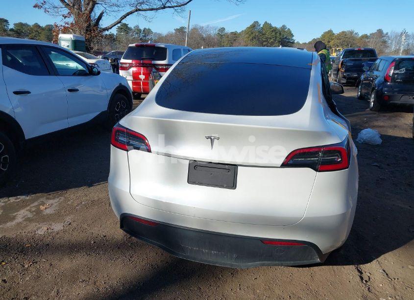 Photo 15 of 2021 Tesla Model Y LONG RANGE DUAL MOTOR ALL-WHEEL DRIVE (VIN 5YJYGDEE7MF068233)