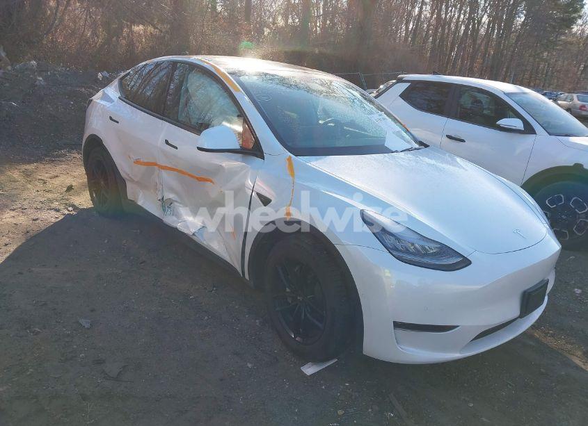 Photo 6 of 2021 Tesla Model Y LONG RANGE DUAL MOTOR ALL-WHEEL DRIVE (VIN 5YJYGDEE7MF068233)