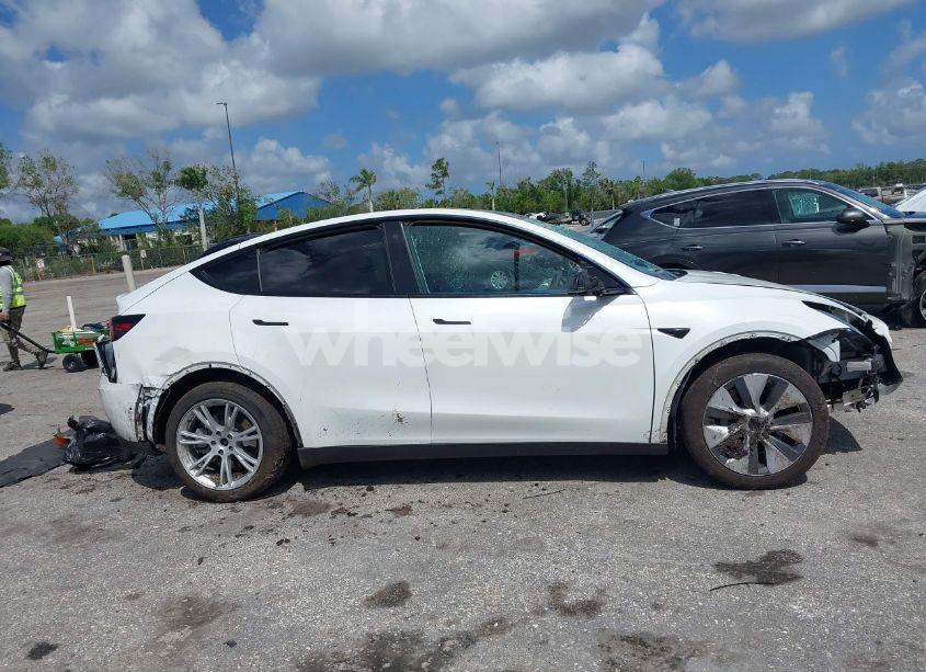 Photo 12 of 2021 Tesla Model Y LONG RANGE DUAL MOTOR ALL-WHEEL DRIVE (VIN 5YJYGDEE7MF077708)