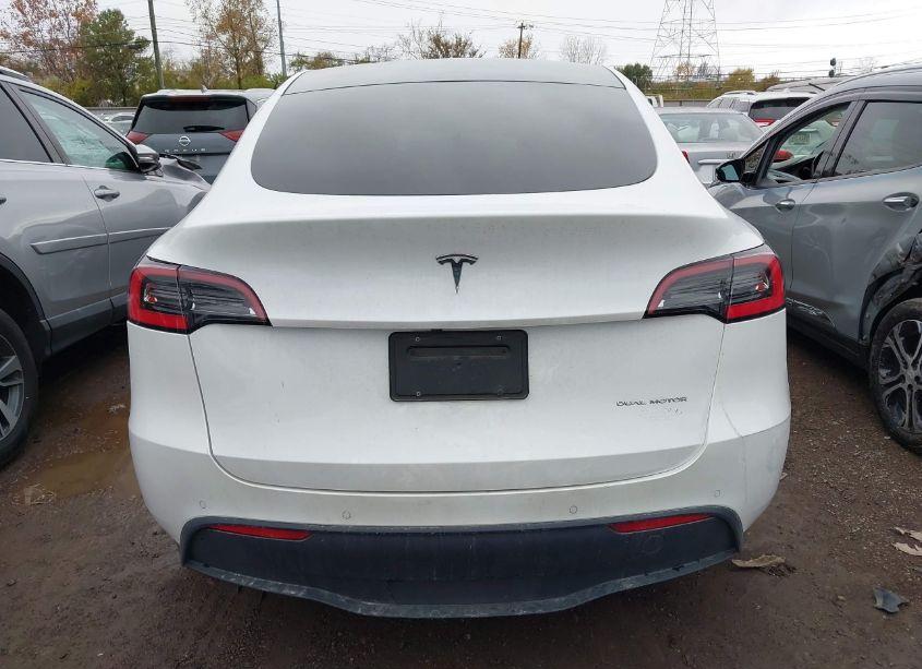 Photo 16 of 2021 Tesla Model Y LONG RANGE DUAL MOTOR ALL-WHEEL DRIVE (VIN 5YJYGDEE7MF083718)