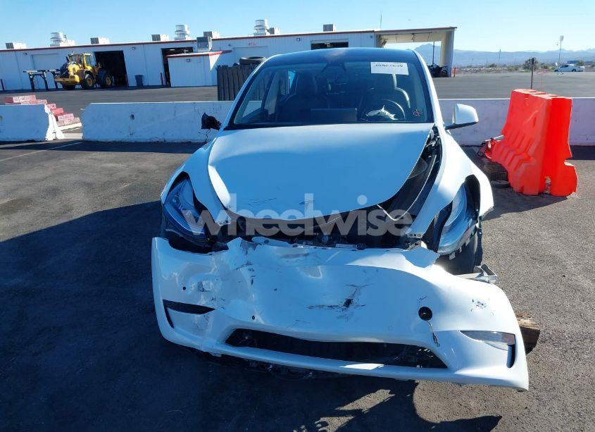 Photo 6 of 2021 Tesla Model Y LONG RANGE DUAL MOTOR ALL-WHEEL DRIVE (VIN 5YJYGDEE7MF094346)