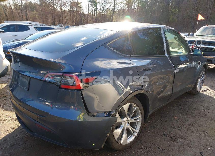 Photo 4 of 2021 Tesla Model Y LONG RANGE DUAL MOTOR ALL-WHEEL DRIVE (VIN 5YJYGDEE7MF110514)
