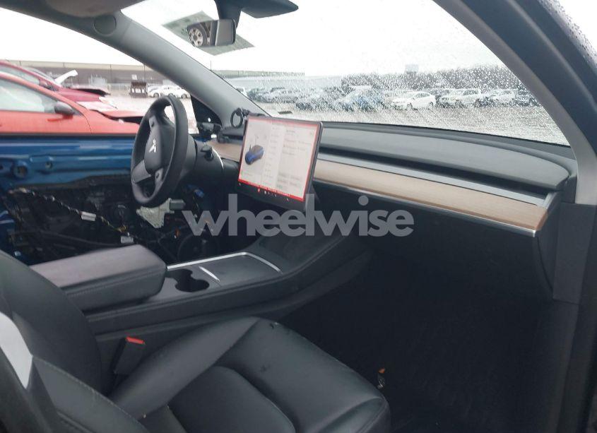 Photo 5 of 2021 Tesla Model Y LONG RANGE DUAL MOTOR ALL-WHEEL DRIVE (VIN 5YJYGDEE7MF145652)