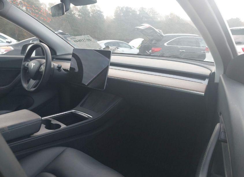 Photo 5 of 2021 Tesla Model Y LONG RANGE DUAL MOTOR ALL-WHEEL DRIVE (VIN 5YJYGDEE7MF174312)