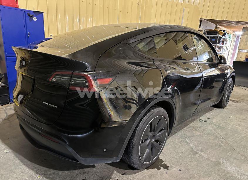 Photo 4 of 2021 Tesla Model Y LONG RANGE DUAL MOTOR ALL-WHEEL DRIVE (VIN 5YJYGDEE7MF196889)