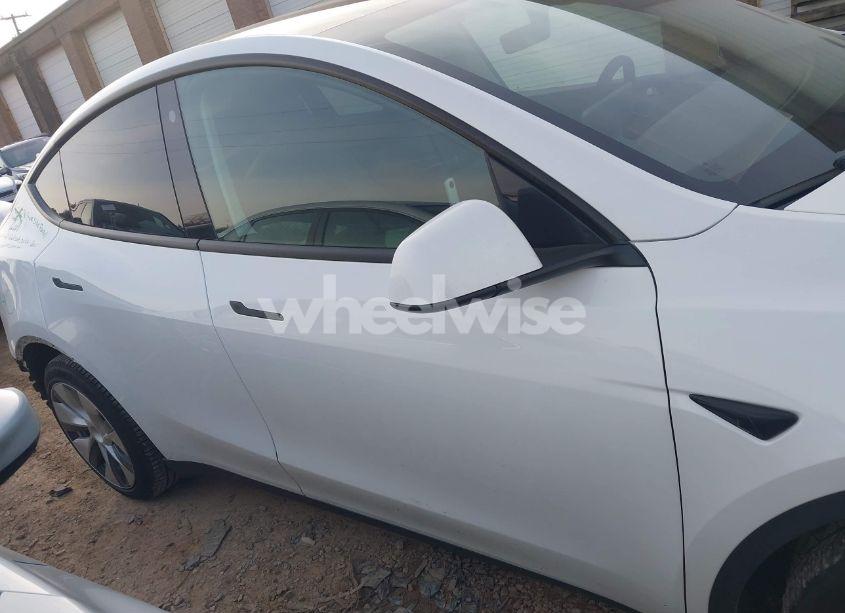 Photo 13 of 2021 Tesla Model Y LONG RANGE DUAL MOTOR ALL-WHEEL DRIVE (VIN 5YJYGDEE7MF262082)