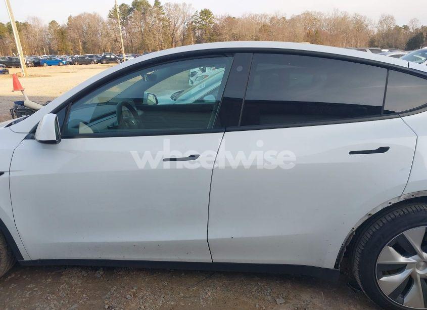 Photo 14 of 2021 Tesla Model Y LONG RANGE DUAL MOTOR ALL-WHEEL DRIVE (VIN 5YJYGDEE7MF262082)